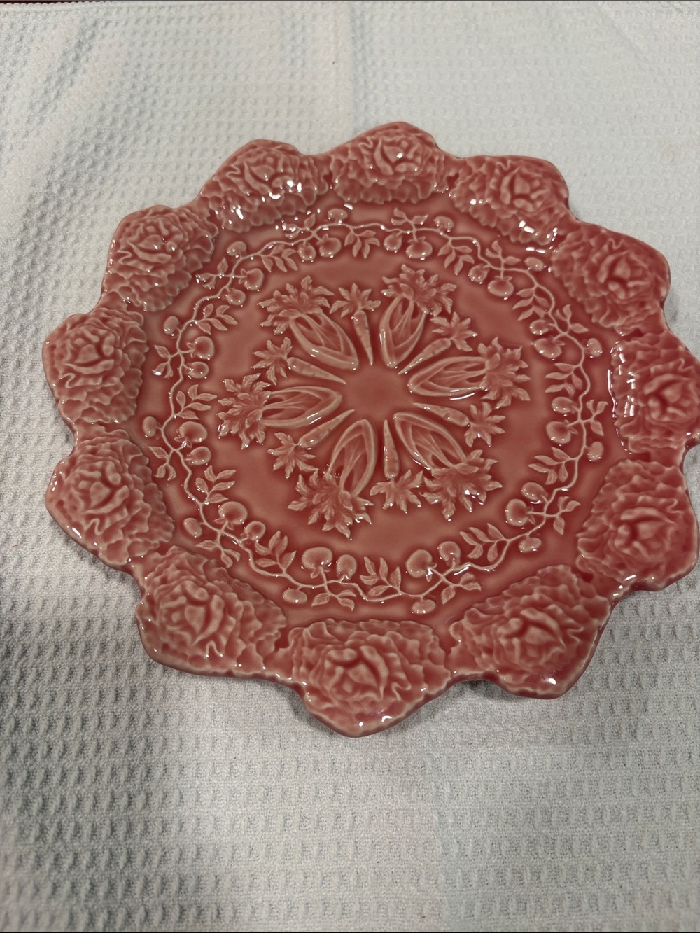 BORDALLO PINHEIRO Vintage Majolica Pink Plate—8 1/4” New Cond!  Wall or Display